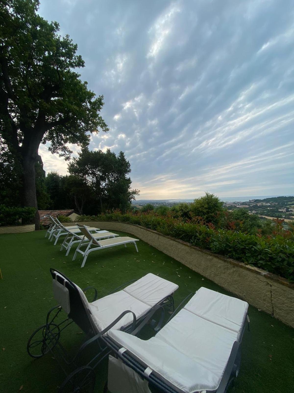 La Loggia Historic Resort Gradara Extérieur photo